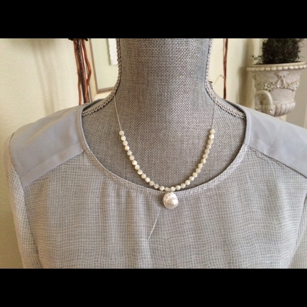 New - BR chiffon top - Picture 2 of 4